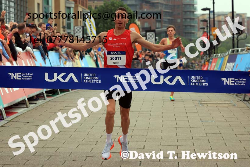 Mens 2024 UK Athletics 5k Road Champs., Newcastle/Gateshead Quayside.  Photo: David T. Hewitson/Sports for All Pics